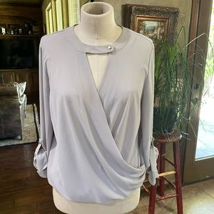 NWOT Ro & De Women's Blouse, Long Roll Tab Sleeve Sm
